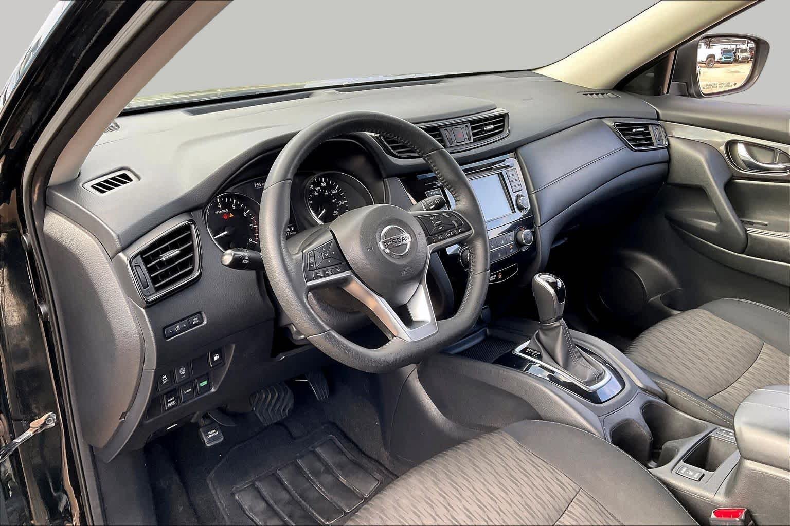Used 2019 Magnetic Black Pearl Nissan S image 16
