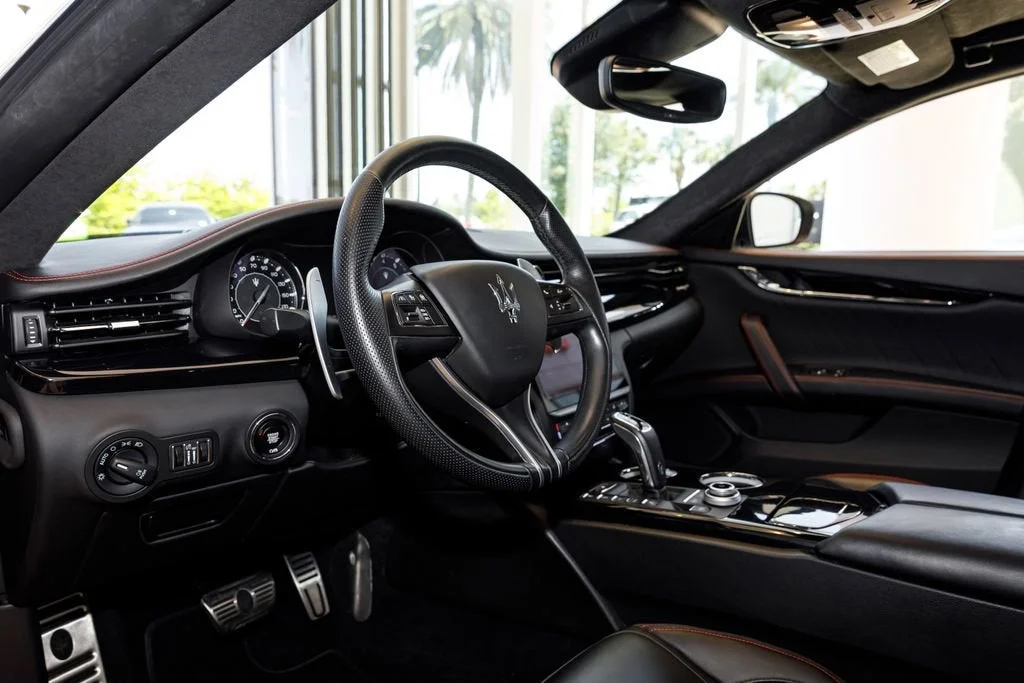 Used 2022 Bianco Maserati Modena image 32