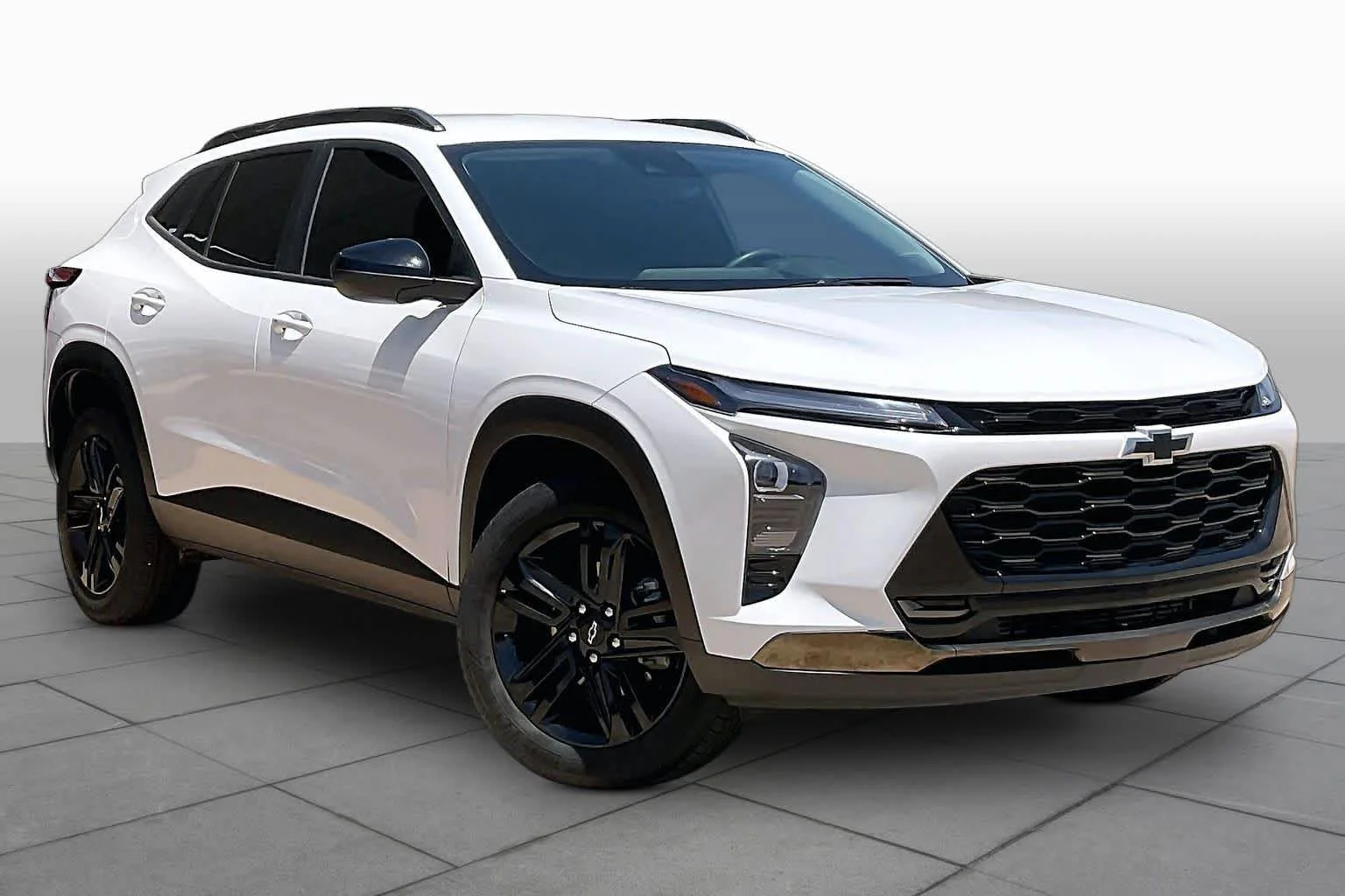 Used 2025 Summit White Chevrolet ACTIV image 3