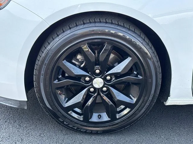 Used 2019 White Chevrolet LT image 11