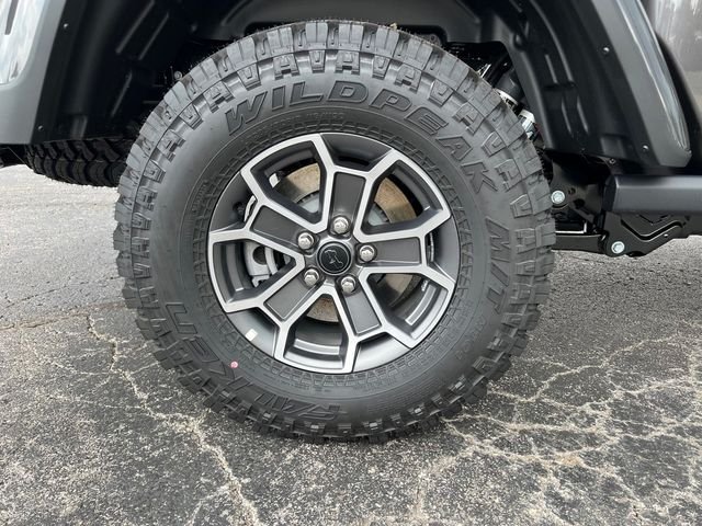 New 2026 Granite Crystal Metallic Clear-Coat Exterior Paint Jeep Mojave X image 5