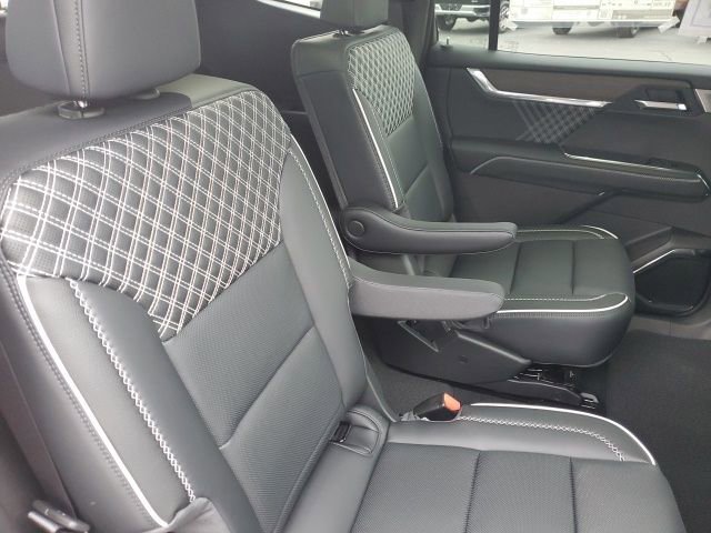 2025 GMC Acadia Denali - Photo 18