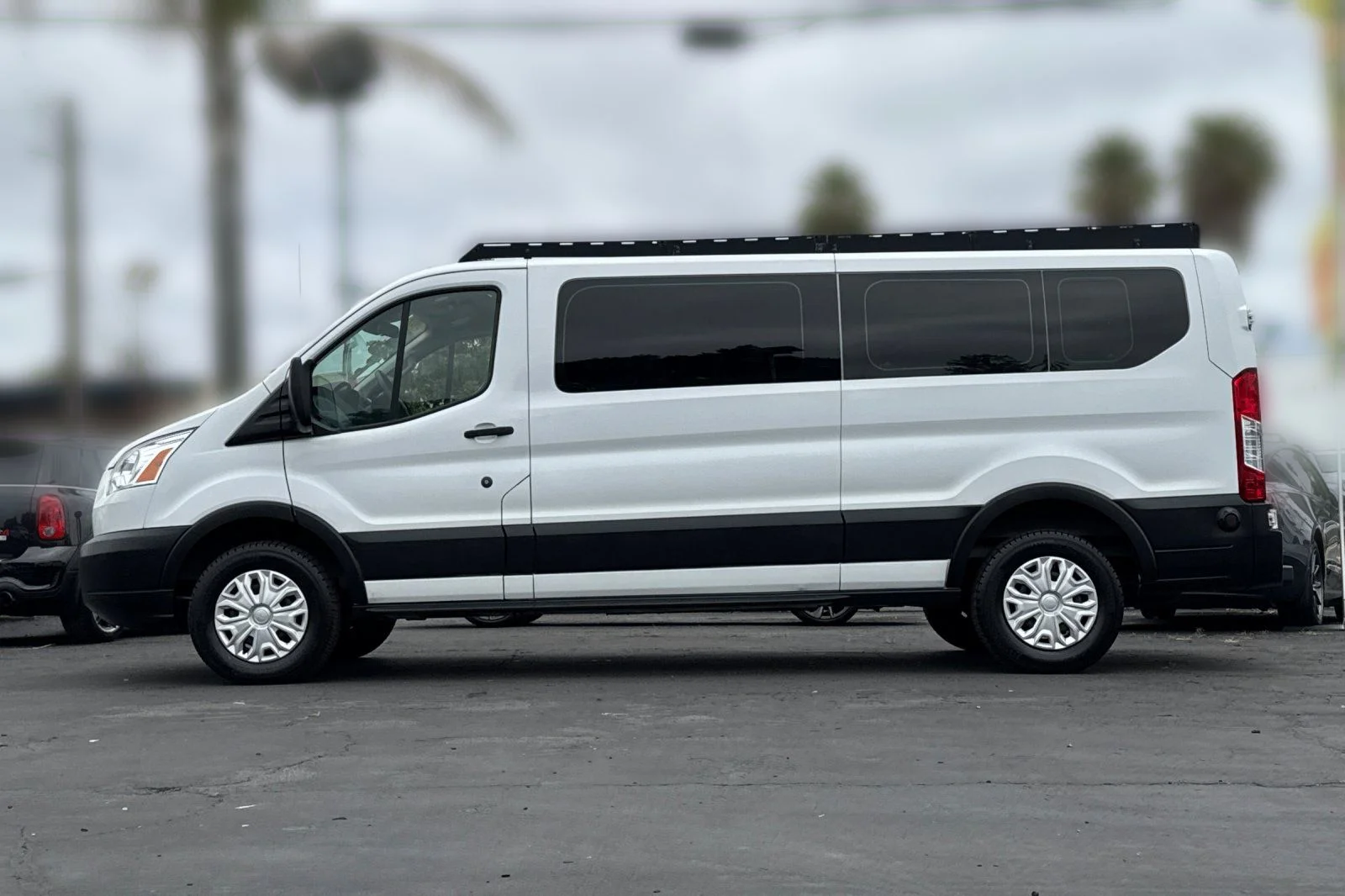 Certified Used 2019 Oxford White Ford XLT image 32