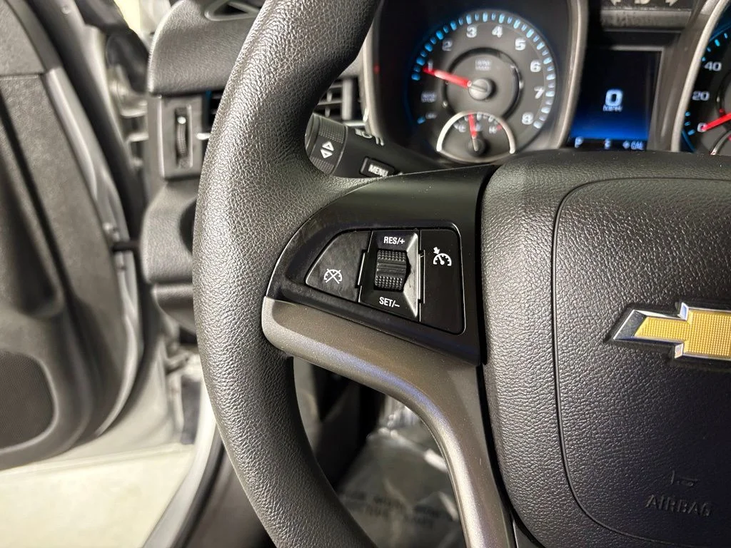 Used 2015 Silver Chevrolet LT image 22