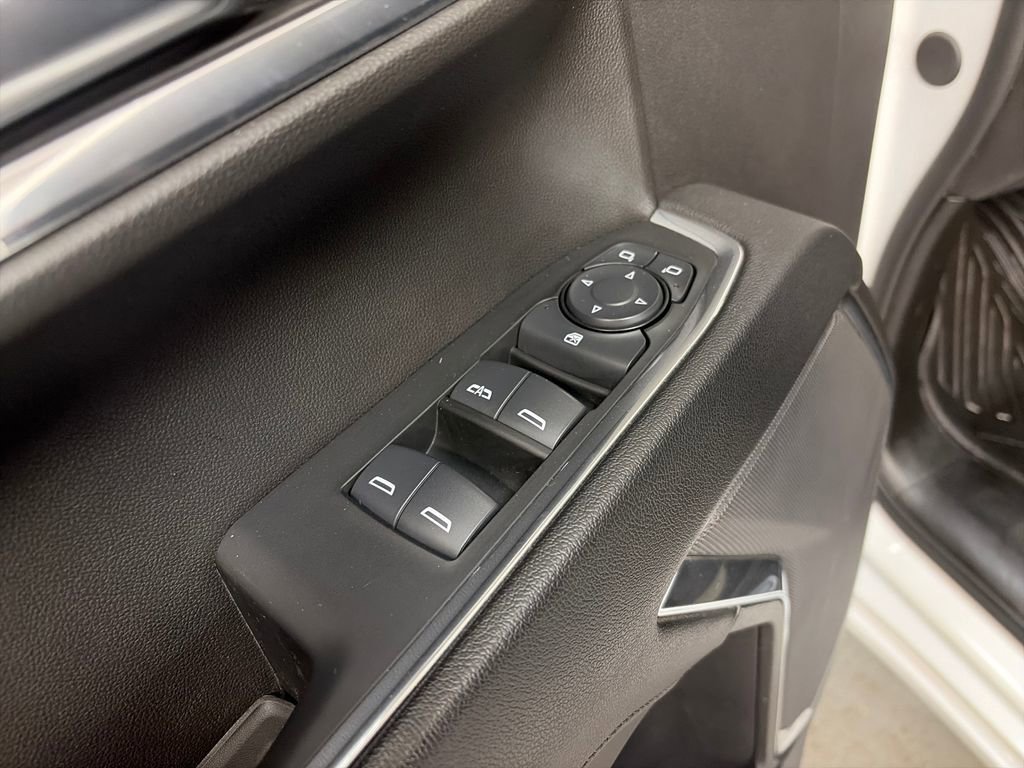Used 2024 Summit White GMC Elevation image 16
