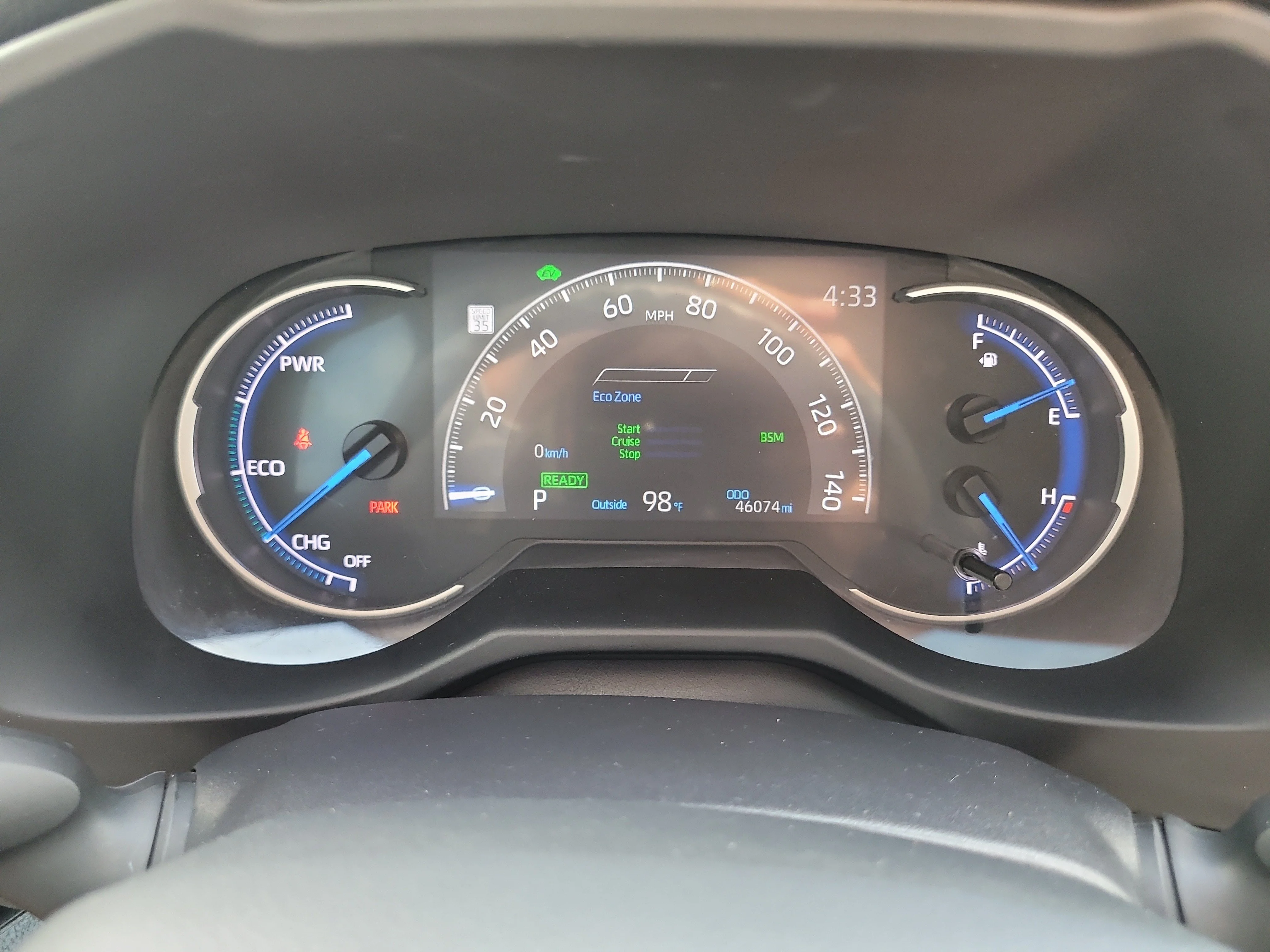 Certified Used 2025 Ice Toyota Hybrid XLE image 31