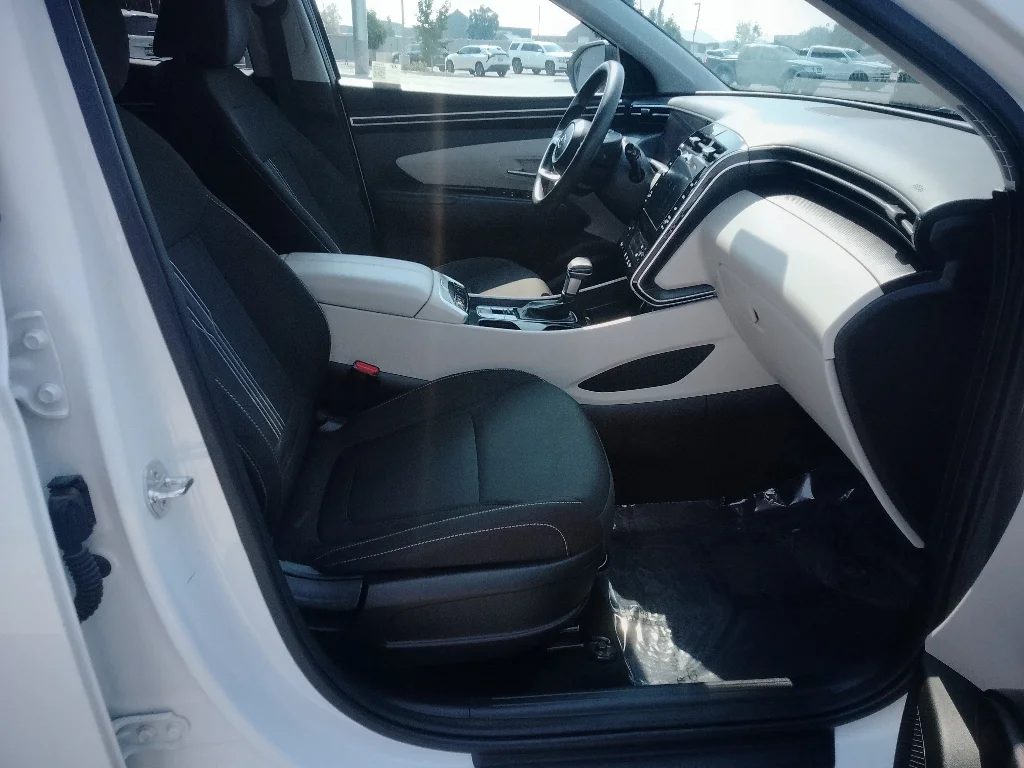 Used 2024 White Pearl Hyundai SEL image 15
