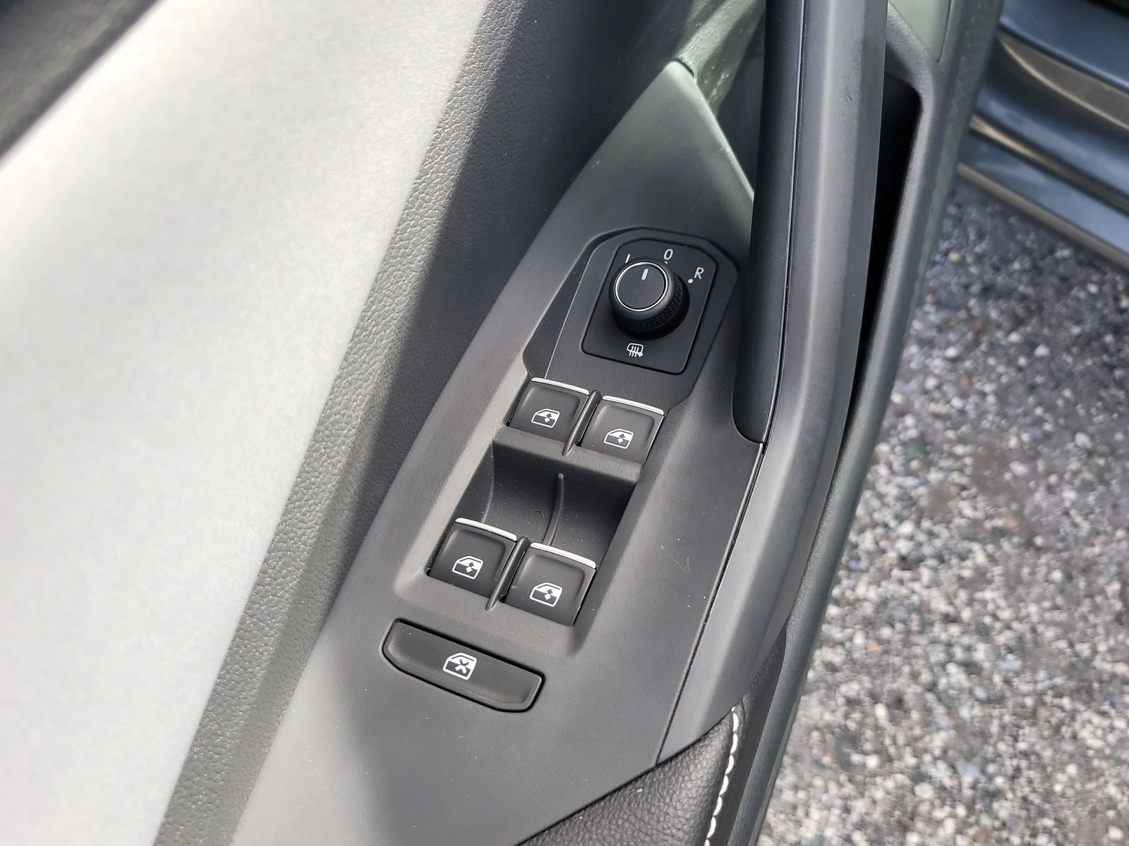 New 2026 Platinum Gray Metallic Volkswagen 1.5T SE image 16