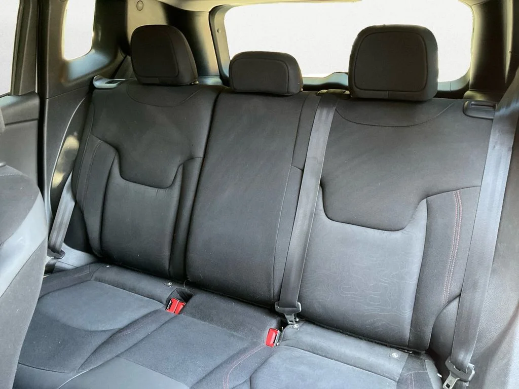Used 2023 White Jeep Trailhawk image 9