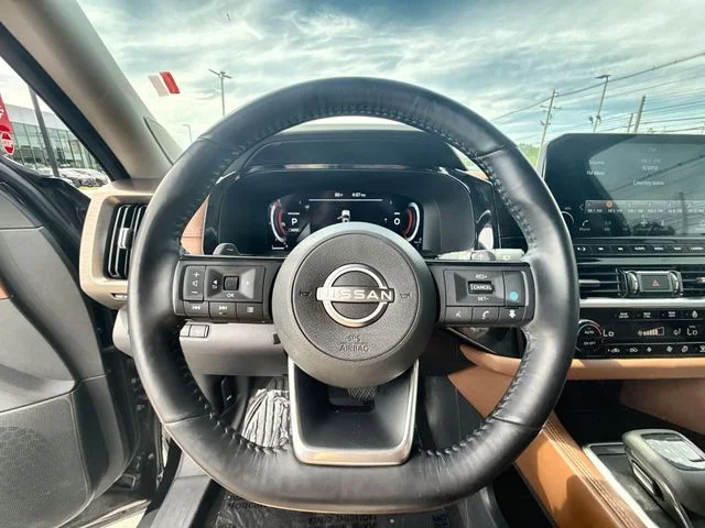 Used 2023 Black Nissan Platinum image 14