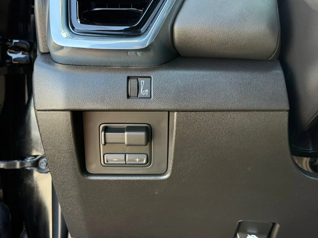 Used 2026 Onyx Black GMC Elevation image 26