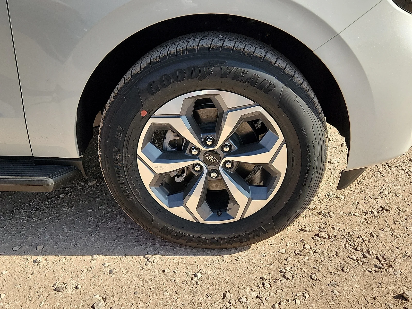New 2027 Star White Metallic Tri-Coat Ford Active image 9