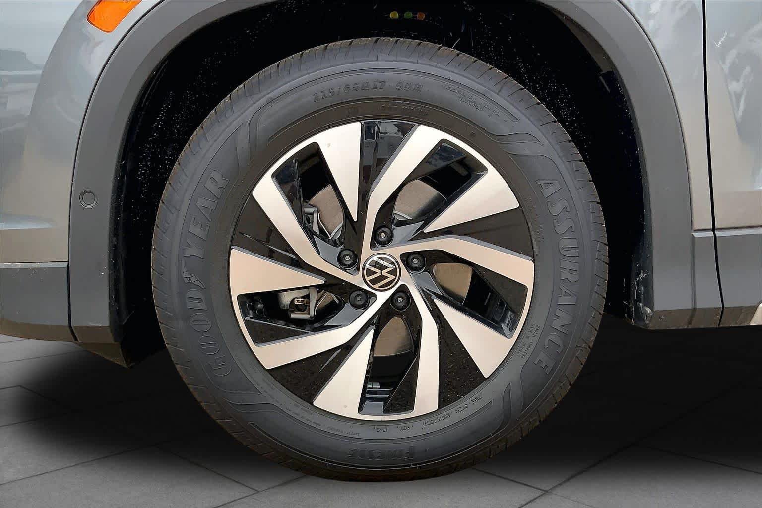 New 2026 Platinum Gray Metallic Volkswagen S image 12