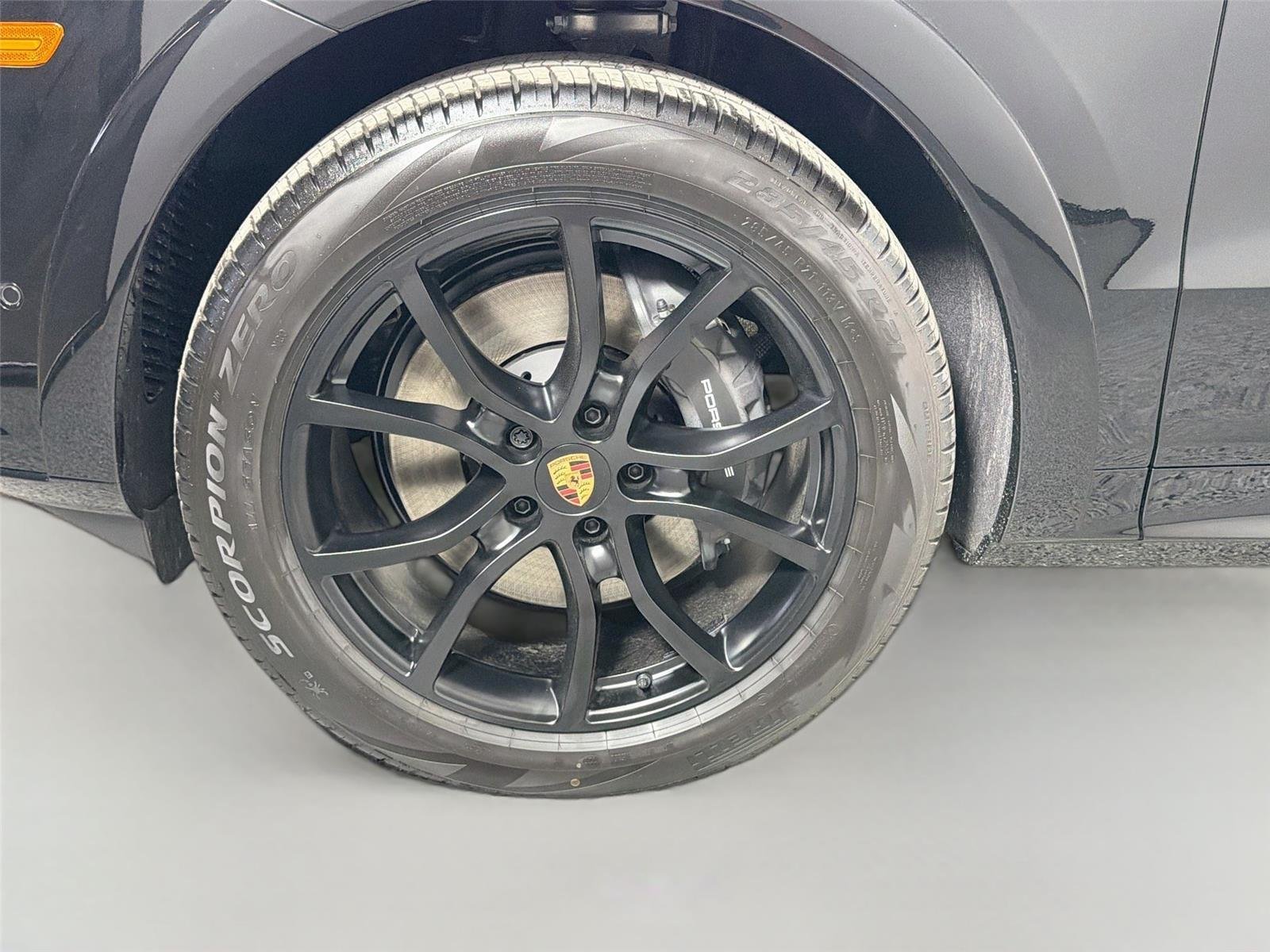 New 2026 Chromite Black Metallic Porsche Coupé image 11
