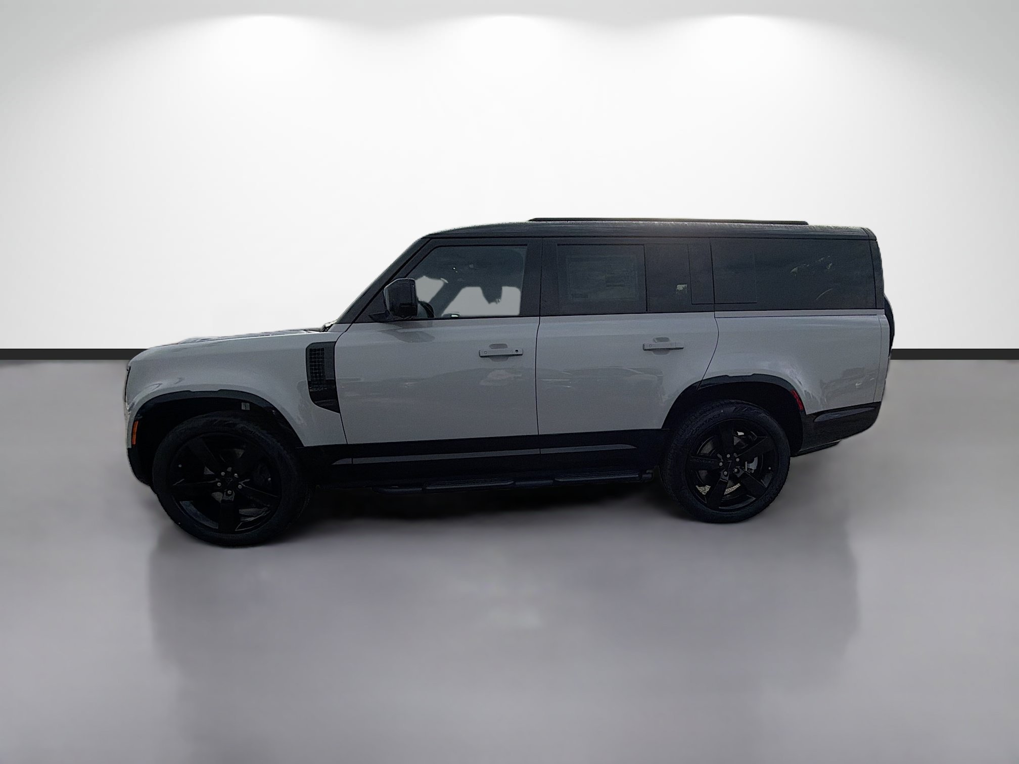 New 2026 Borasco Grey Land Rover X-Dynamic SE image 2