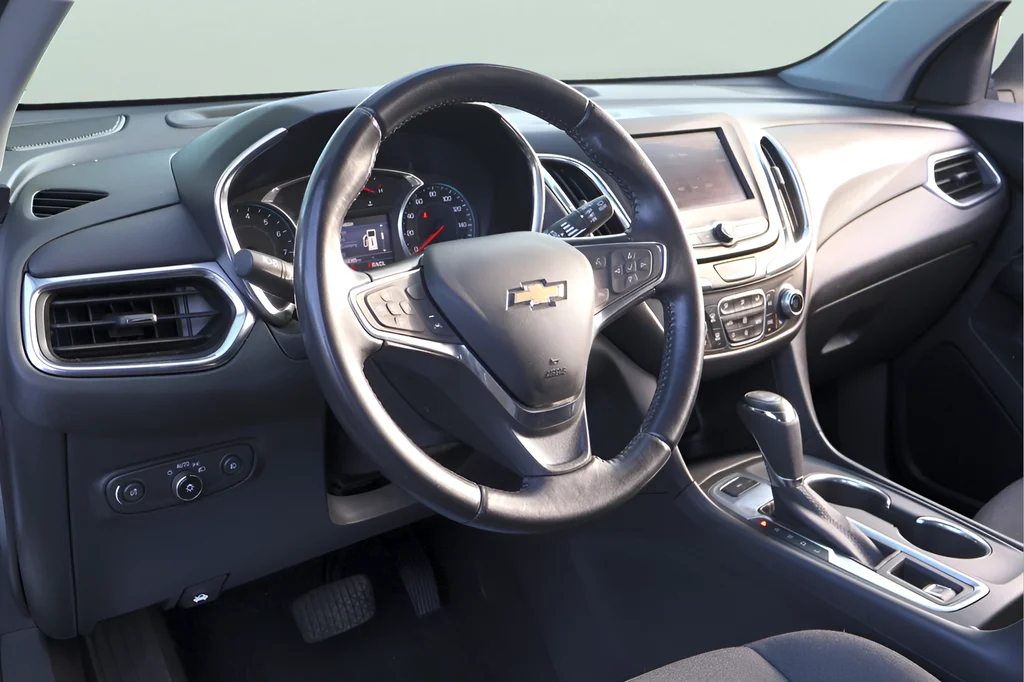 Used 2021 White Chevrolet LT image 11