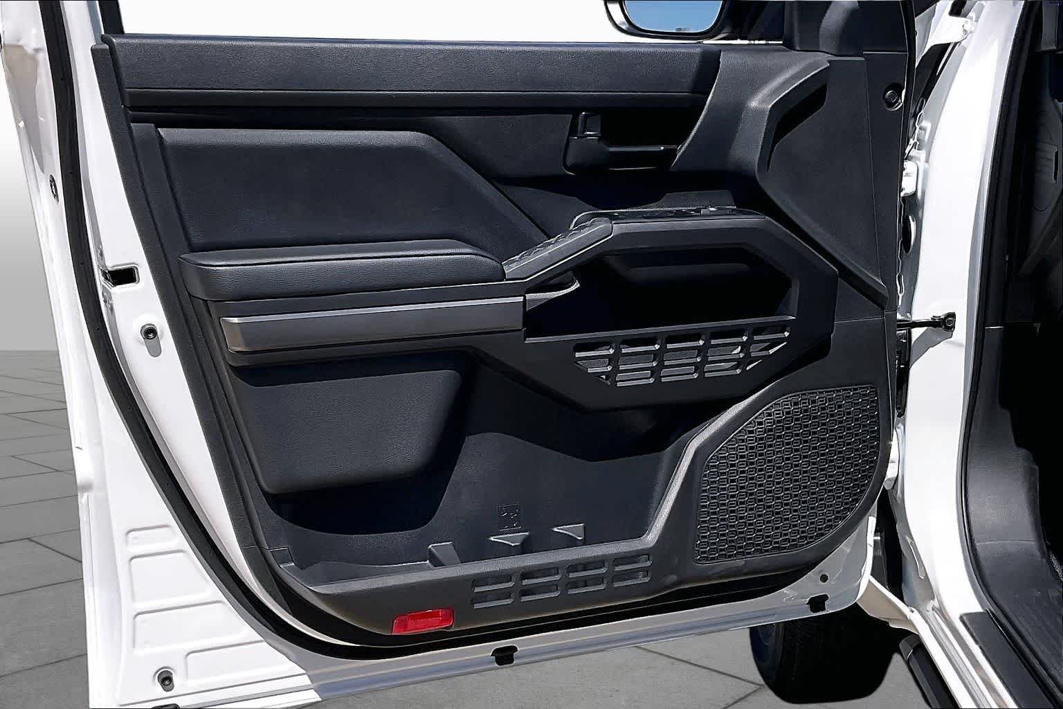2026 Toyota Tacoma SR5 - Photo 10