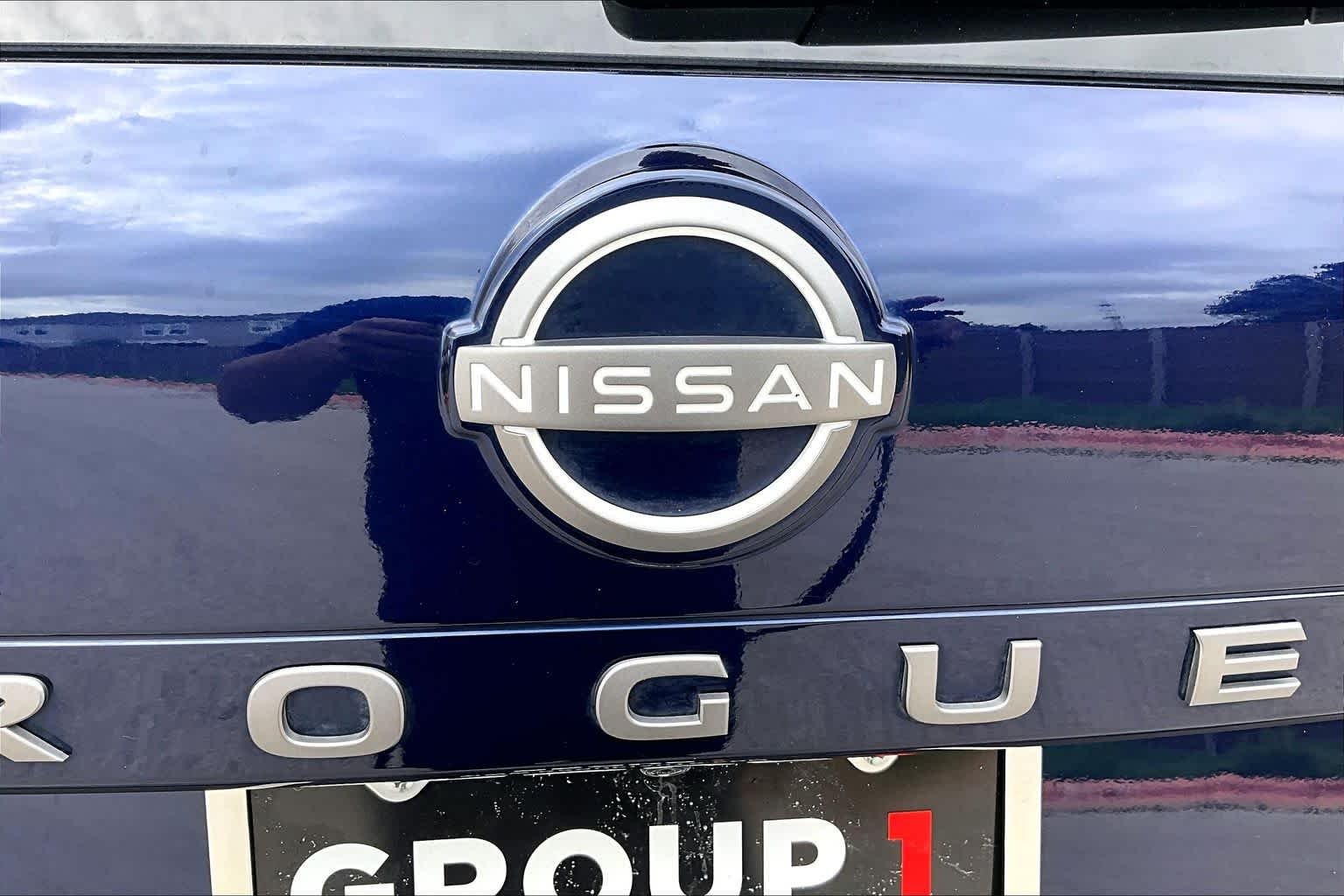 Certified Used 2025 Deep Ocean Blue Pearl Nissan SV image 30