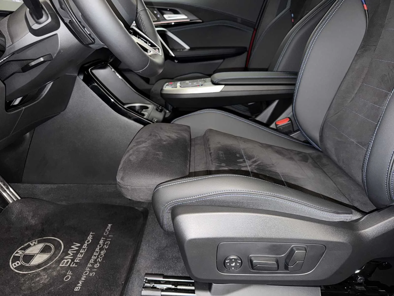 2026 BMW X1 28i - Photo 10