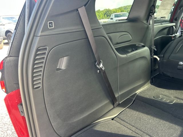 2026 Chrysler Pacifica Select - Photo 36