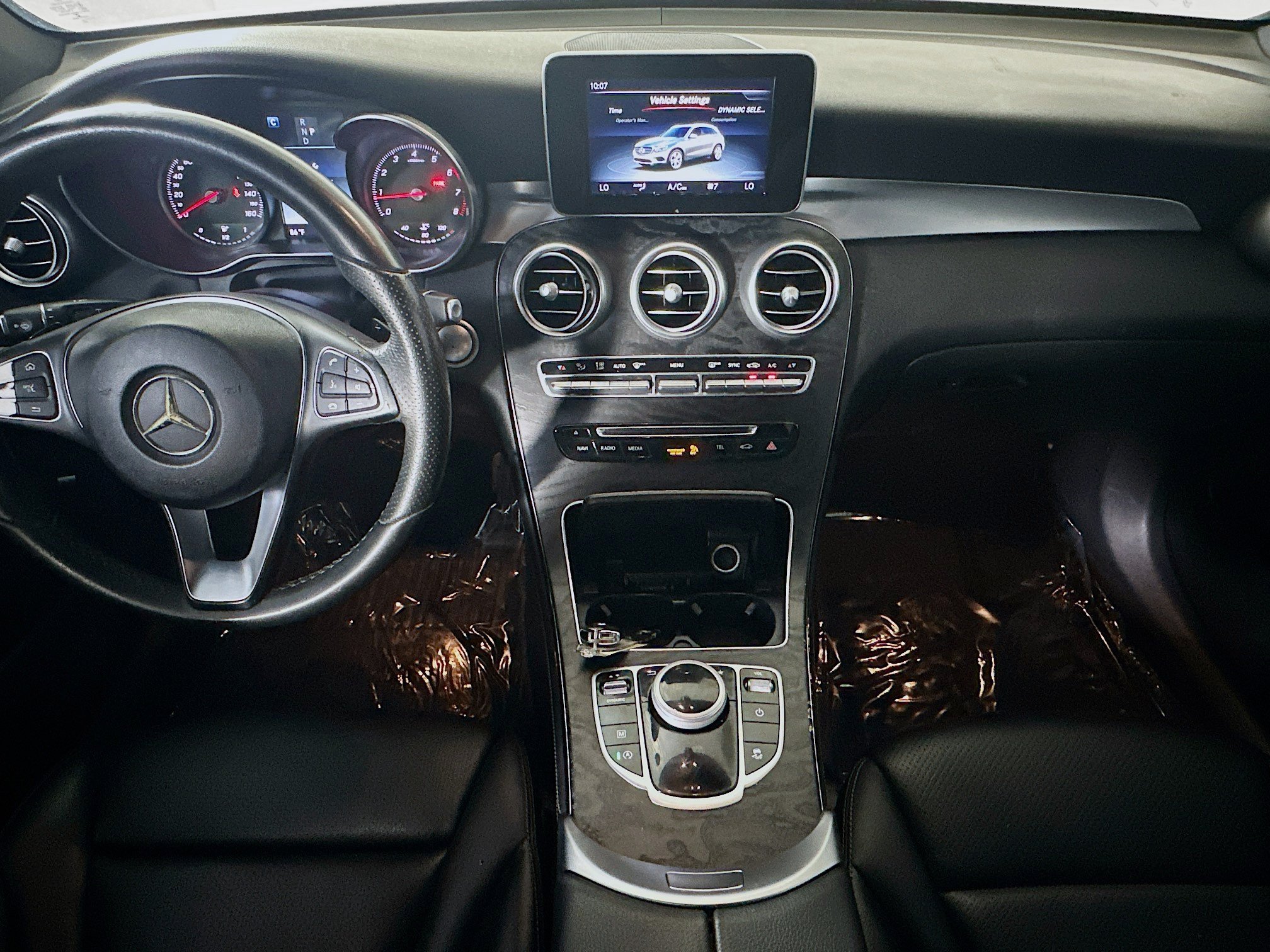 Used 2017 White Mercedes-Benz GLC 300 image 27