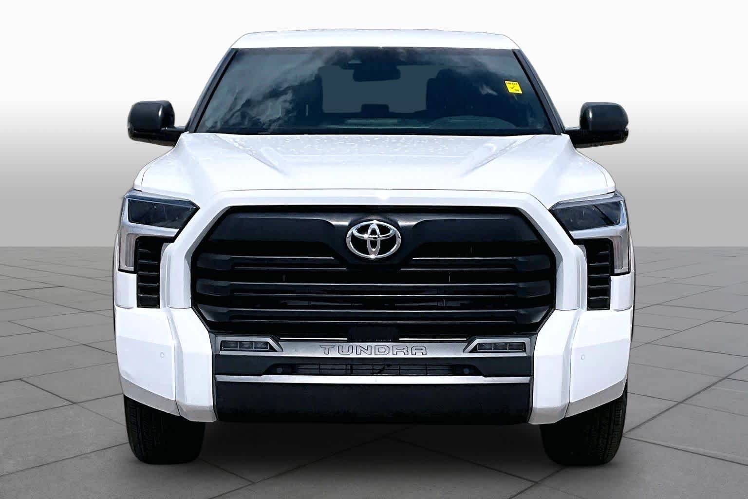 Used 2025 Ice Cap Toyota SR5 image 4