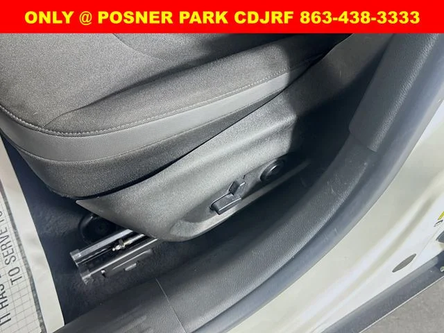 Used 2017 White Jeep Latitude image 18