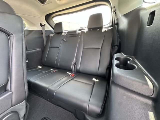 Used 2021  Toyota XLE image 32