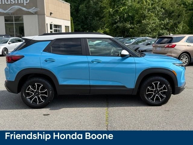 Used 2025 Blue Chevrolet ACTIV image 4
