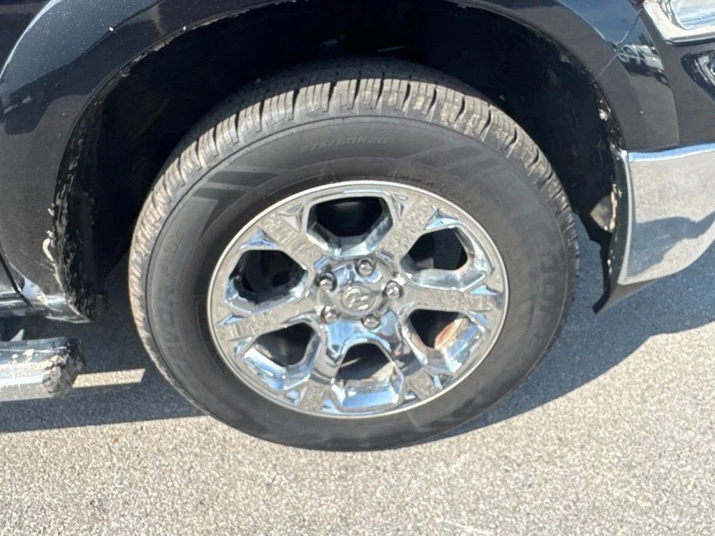 Certified Used 2018 Brilliant Black Crystal Pearlcoat Ram Laramie image 44