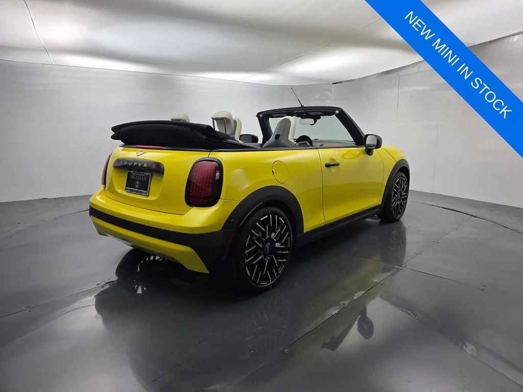 New 2026 Yellow MINI Signature Plus image 4