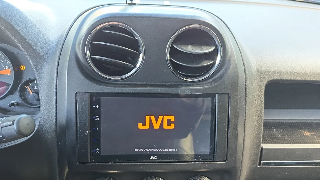 Used 2016 Gray Jeep Latitude image 14
