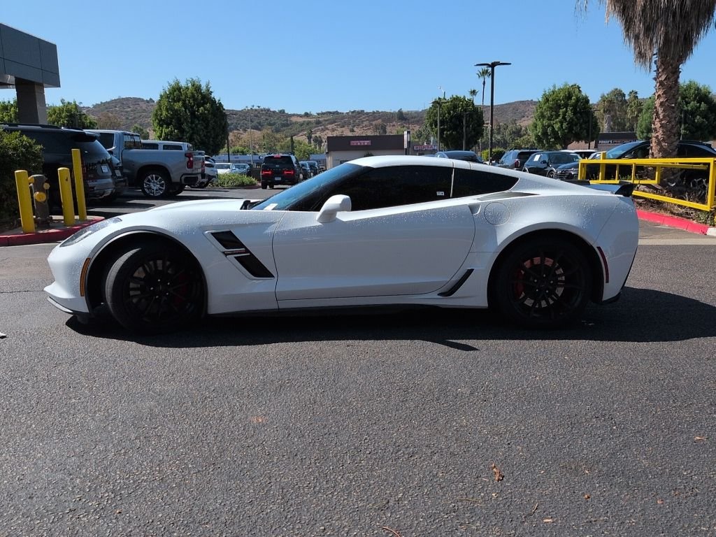 Used 2019 White Chevrolet Grand Sport image 4
