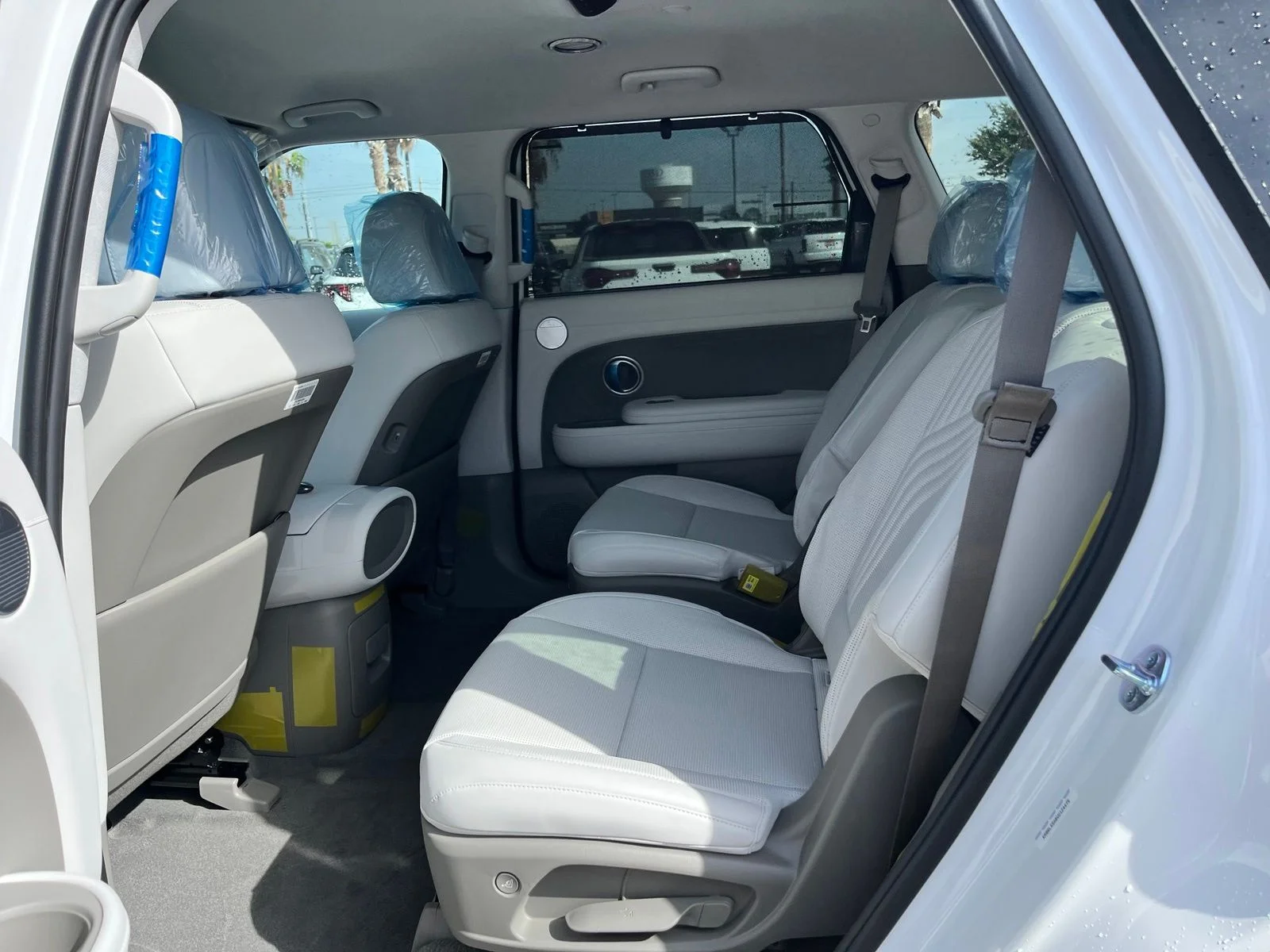 New 2027 White Hyundai Blue SEL image 19