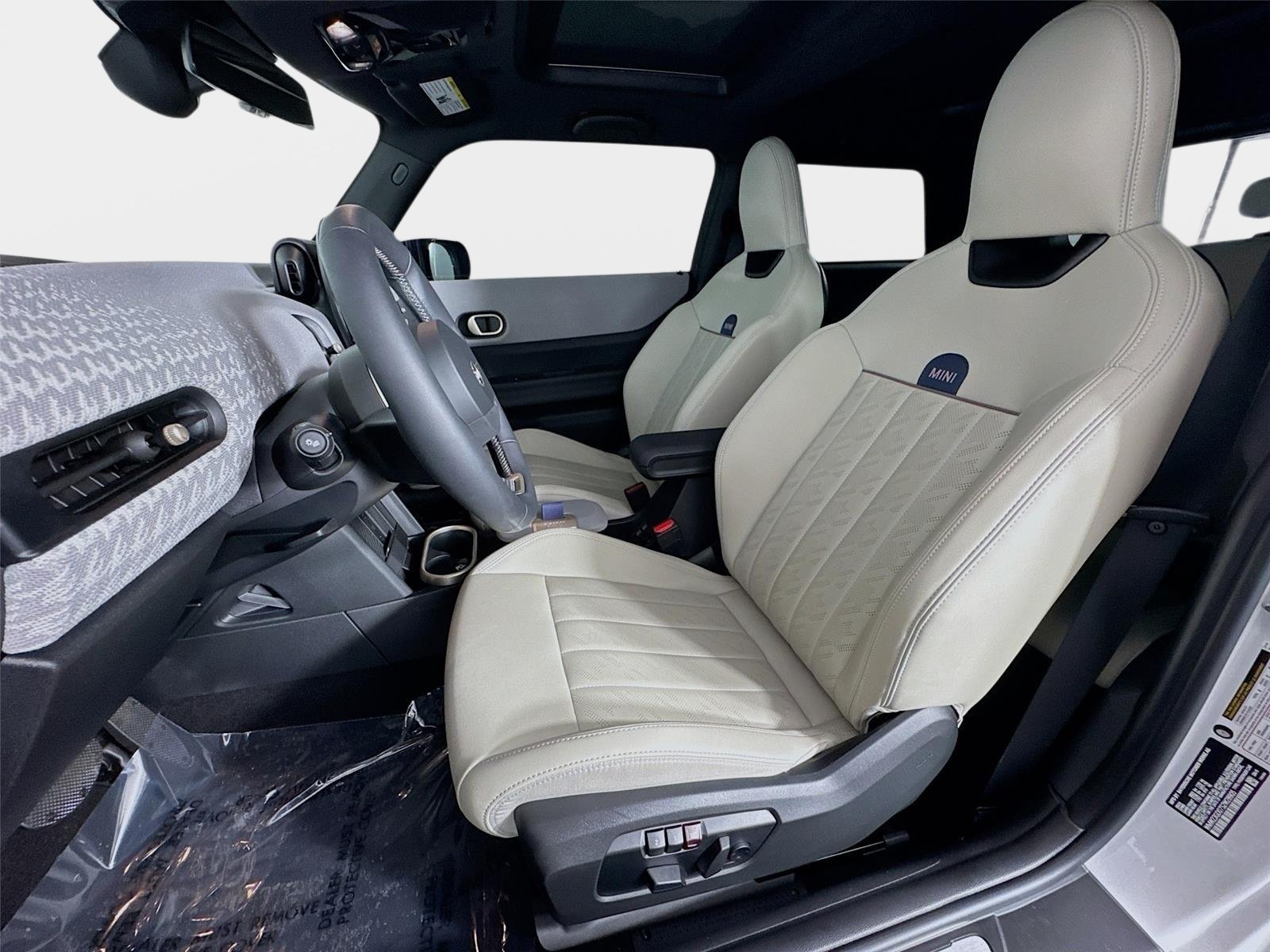 Used 2025 White Metallic MINI Cooper S image 10