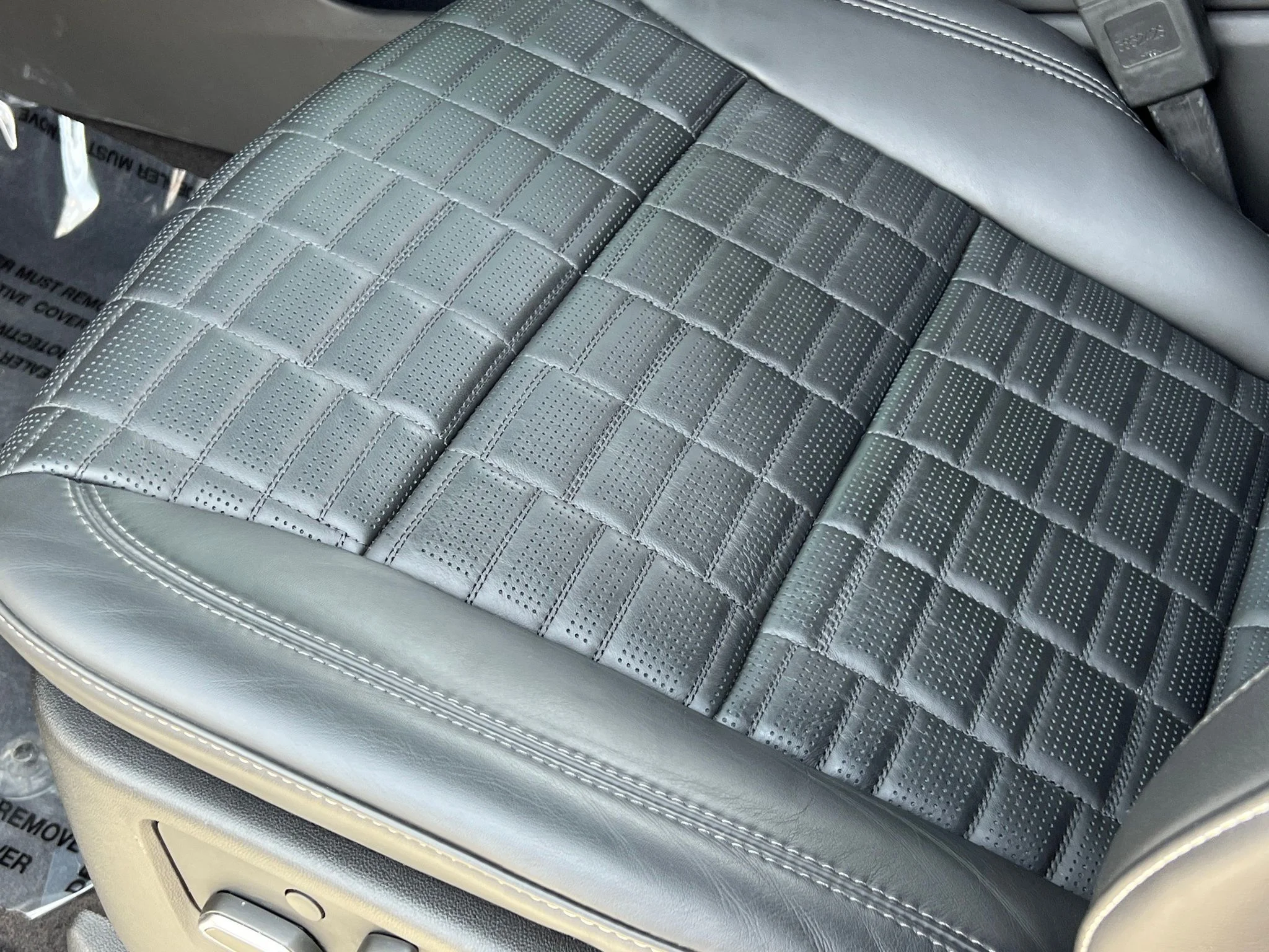 Used 2025 Black Cadillac V-Series image 39
