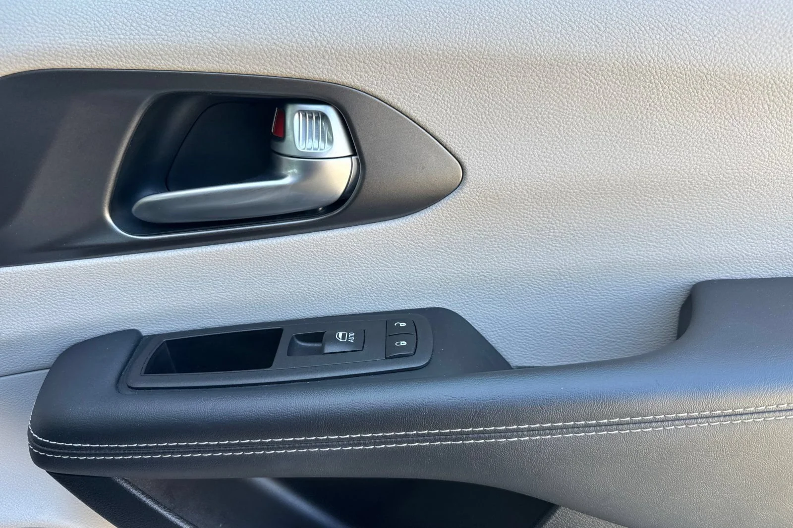 2024 Chrysler Pacifica Touring L - Photo 20