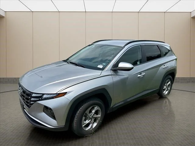 Used 2024 Silver Hyundai SEL image 2