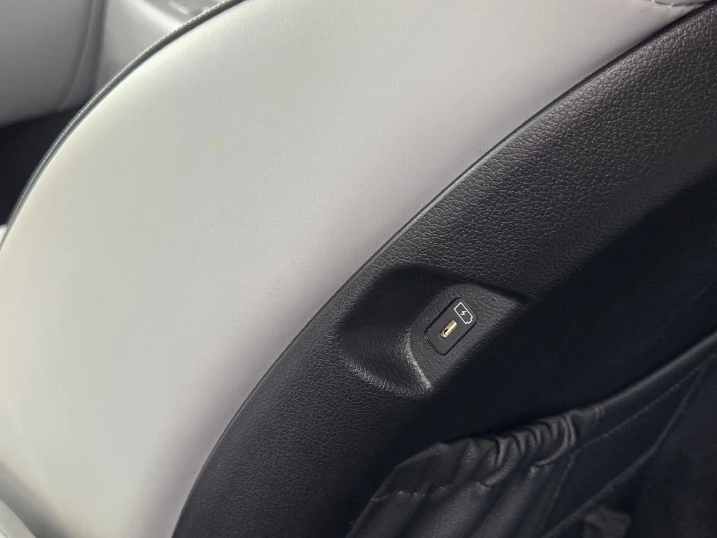 Used 2024 Black Hyundai SEL image 19