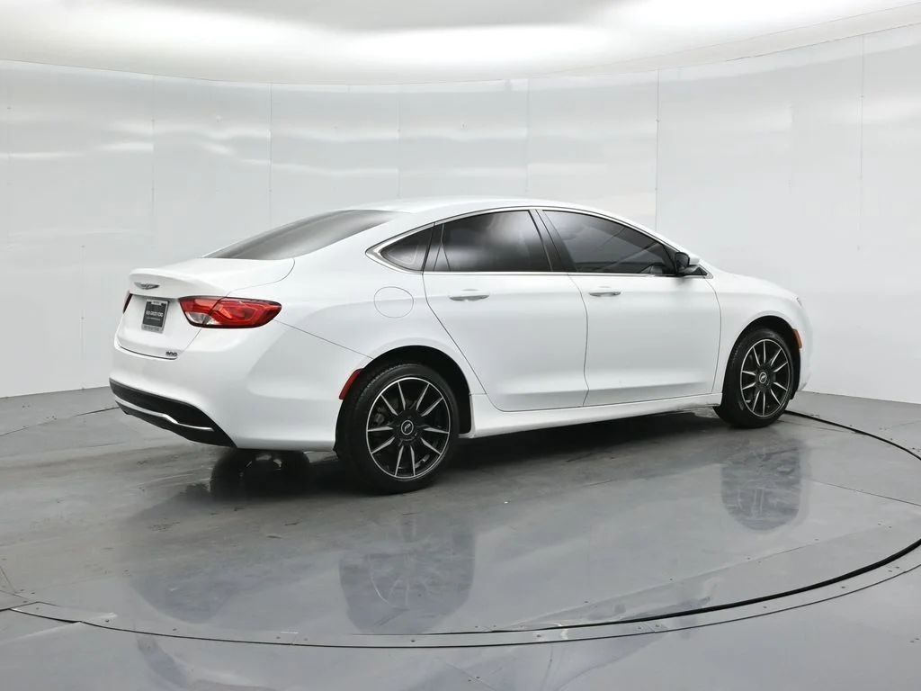 Used 2015 White Chrysler Limited image 23