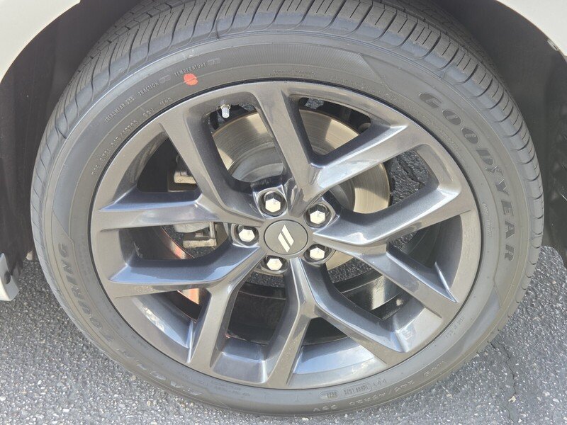 Used 2022 Silver Dodge SXT image 12