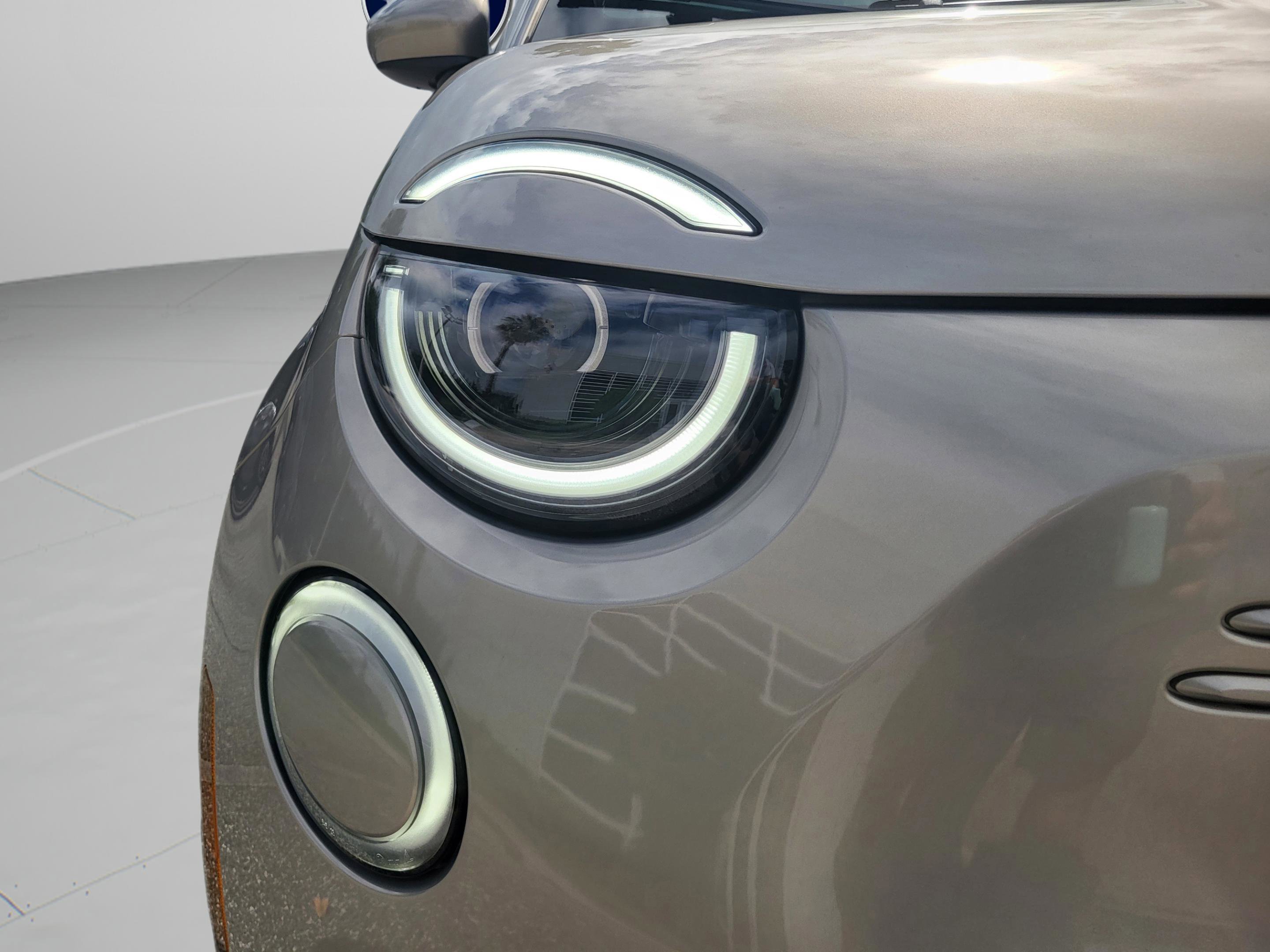 2025 FIAT 500e Base - Photo 14