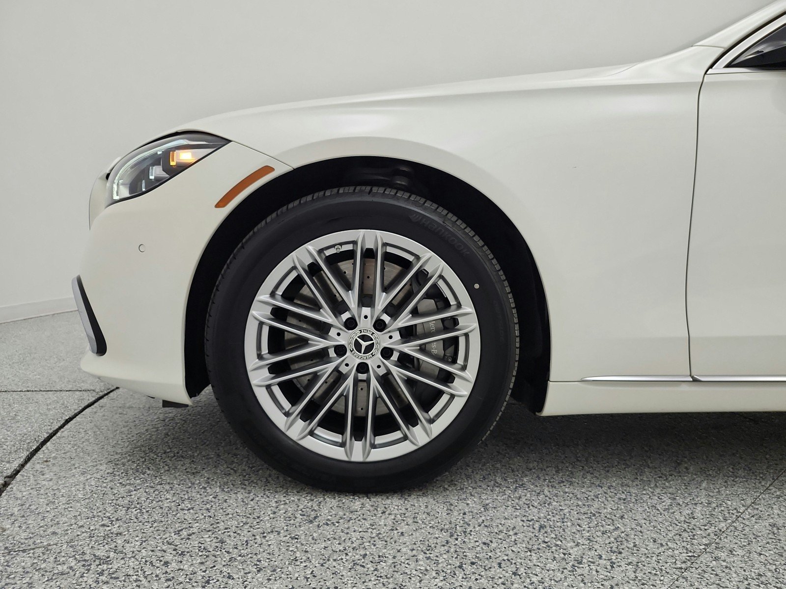 Certified Used 2021 designo Diamond White Mercedes-Benz S 580 4MATIC® Sedan image 18