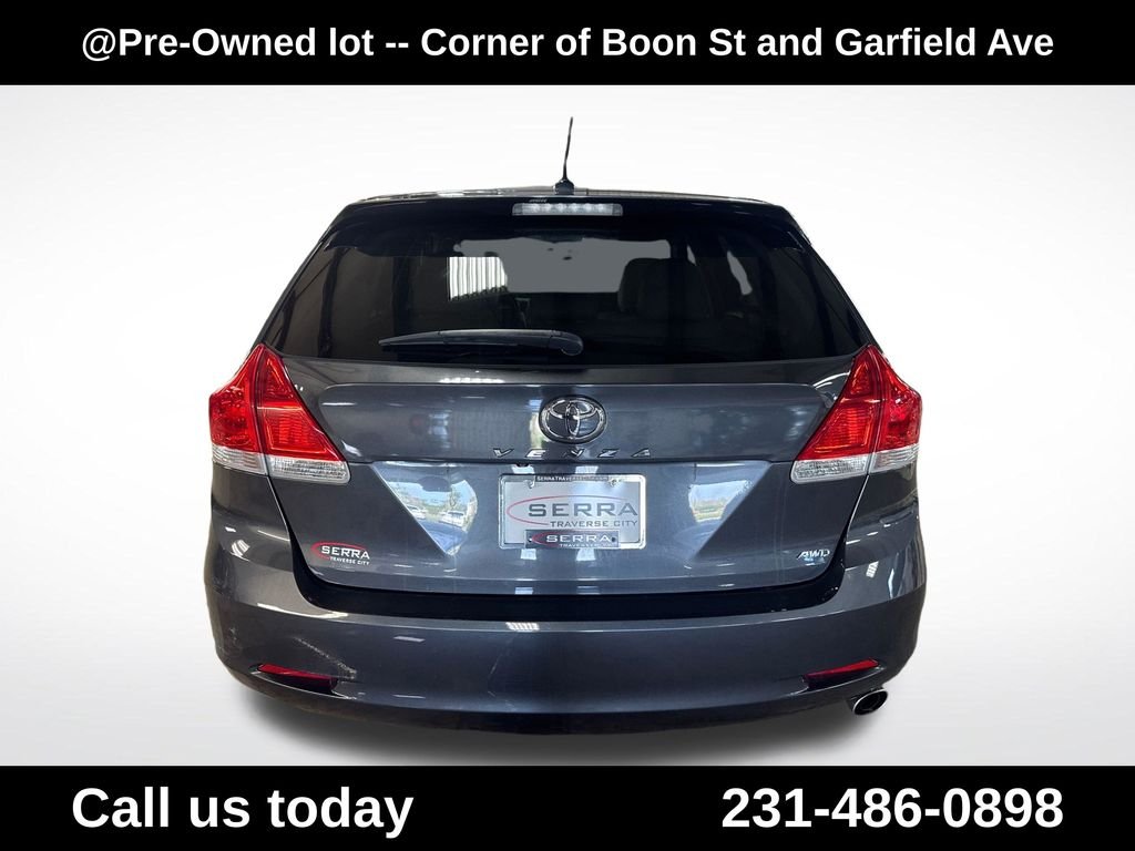 Used 2010  Toyota Base image 4