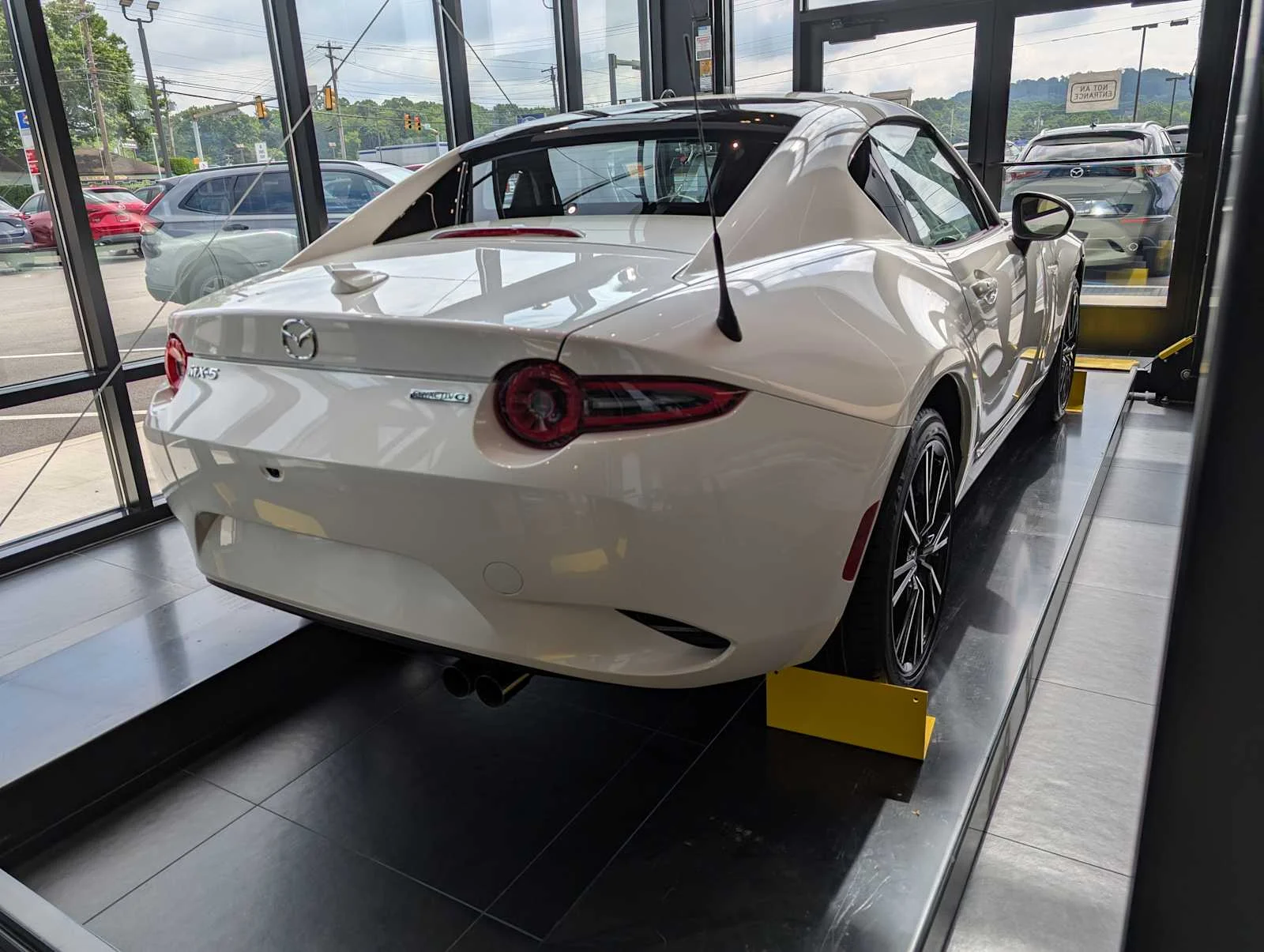 2025 Mazda MX-5 Miata RF Grand Touring - Photo 9