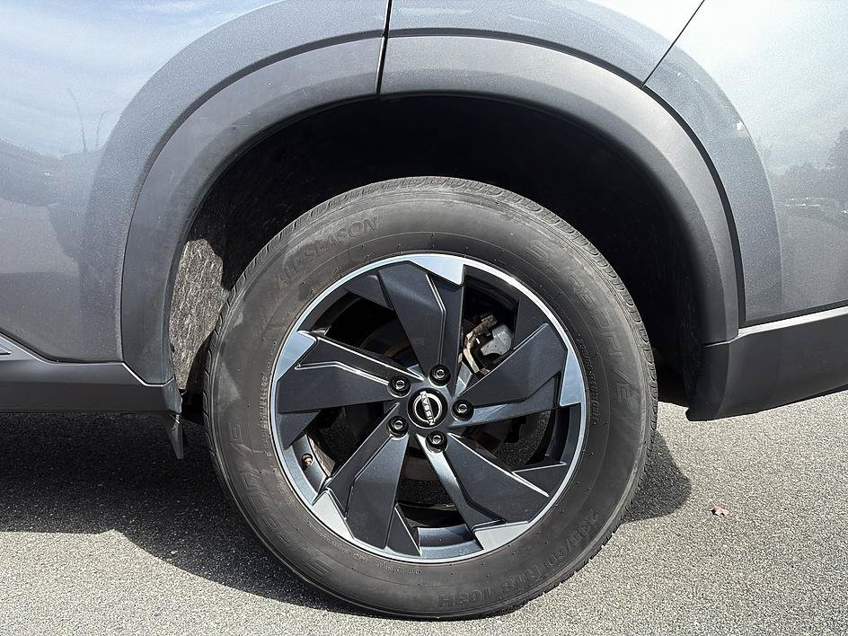 Certified Used 2025 Gun Metallic Nissan SV image 30