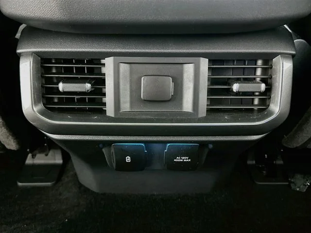 Used 2022 Silver Ford XLT image 12