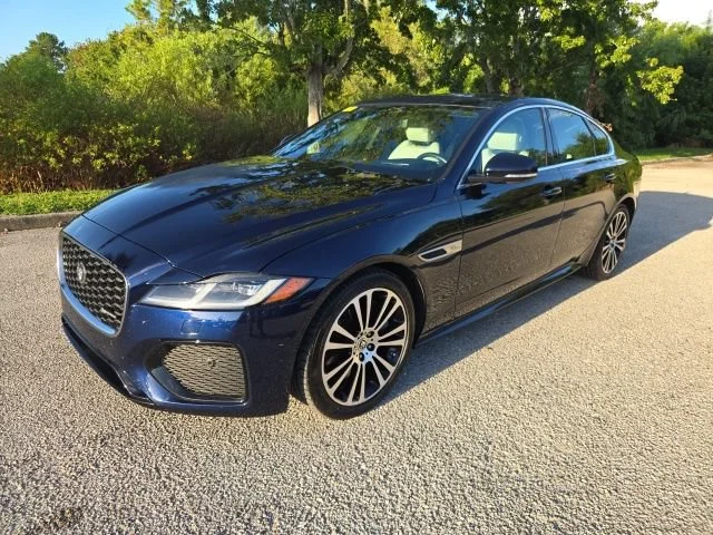 Used 2024 Blue Jaguar R-Dynamic SE image 1