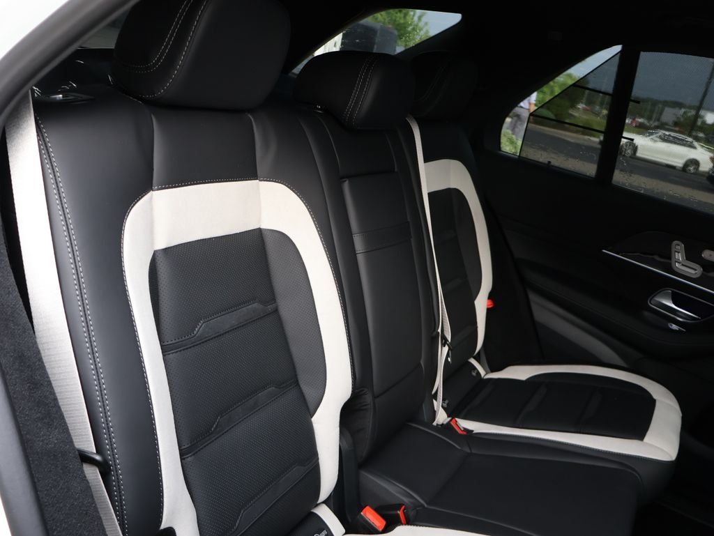 New 2026 MANUFAKTUR Moonlight White Metallic Mercedes-Benz GLE 63 S AMG® image 15