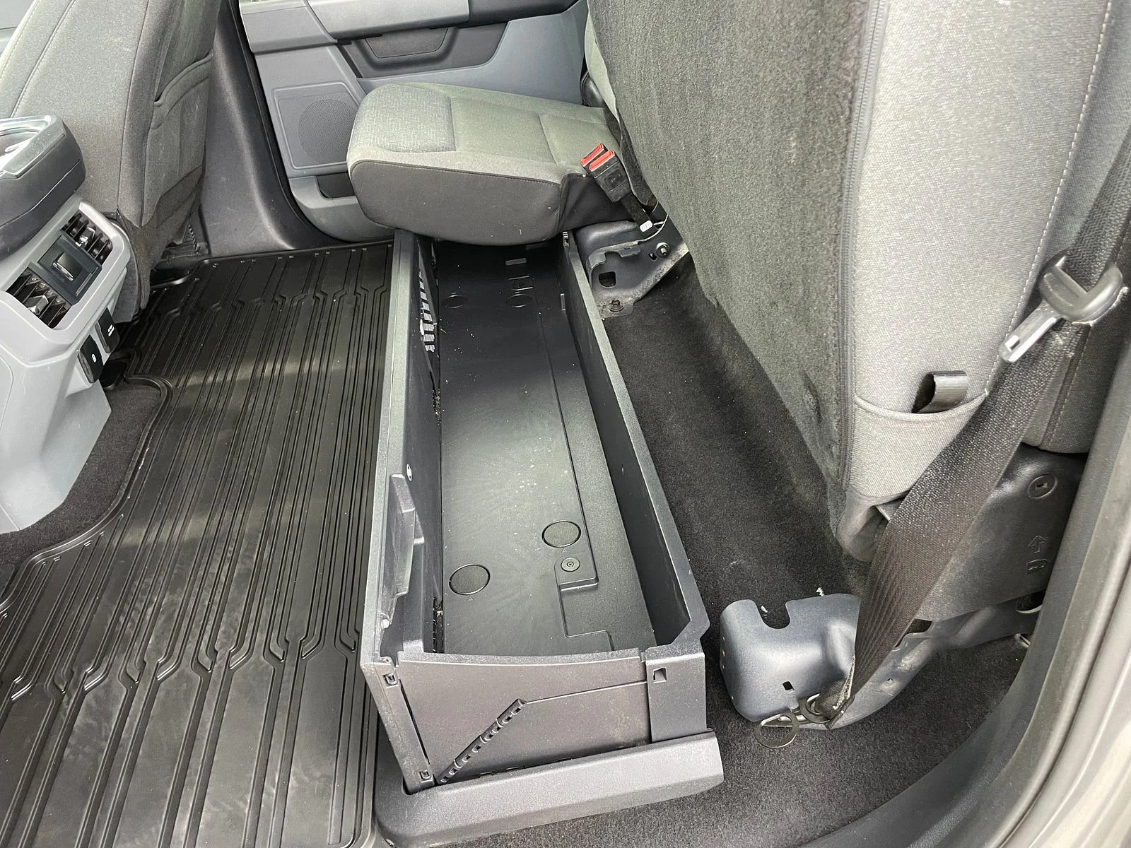Used 2024 Carbonized Grey Metallic Ford XLT image 9